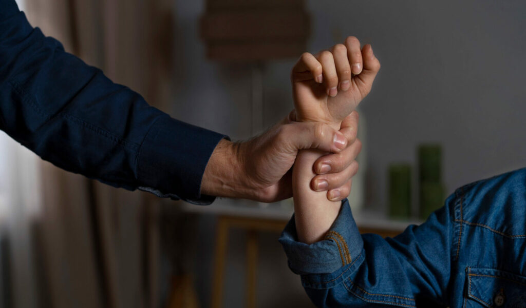 Violences intrafamiliales : agir toujours plus