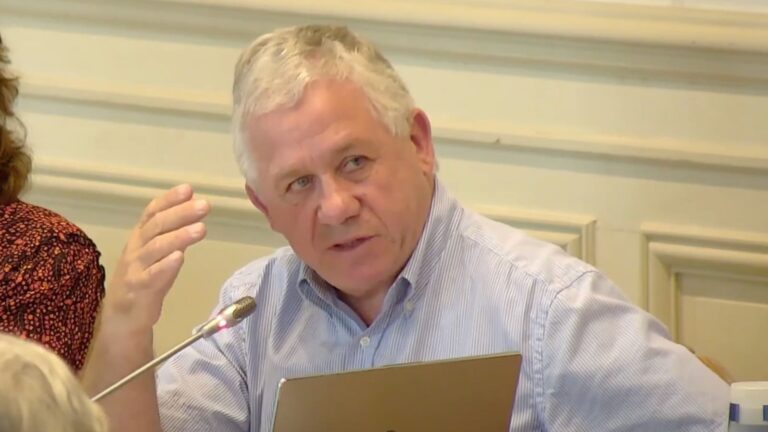 Actions éducatives pour les collégiens : le public paie le prix des arbitrages budgétaires