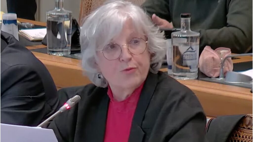 Aide à domicile : un secteur essentiel au bord de la rupture