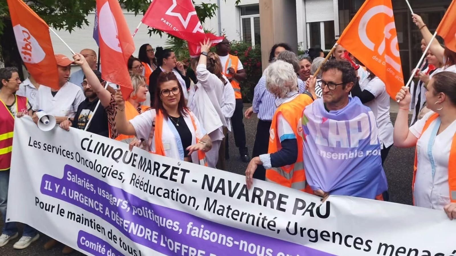 manifestation contre la fermeture des cliniques Navarre et Marzet